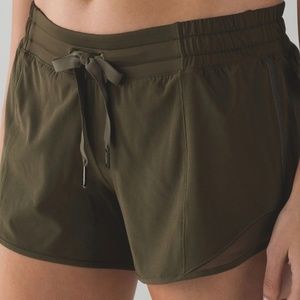 Lululemon Hotty Hot Short (Long) - Military Green